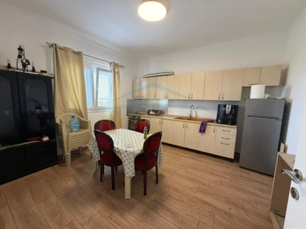 Gjiri Lalezit | Hamallaj, Shitet Shtepi Private, 1 Katshe , 500 m² 200.000 € (RROTULL , GJIRI I LALEZIT)