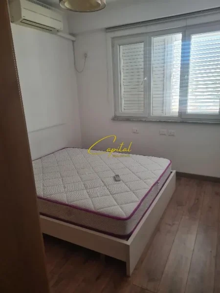 Tirane, jepet me qera apartament 2+1 Kati 7, 90 m² 600 € (ISH PARKU)