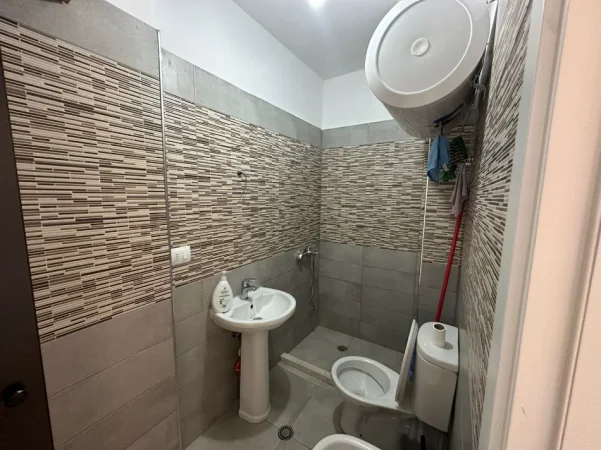 Tirane, shitet apartament 2+1+Ballkon Kati 2, 101 m² 225.000 € (Rruga Selite e Vjeter)