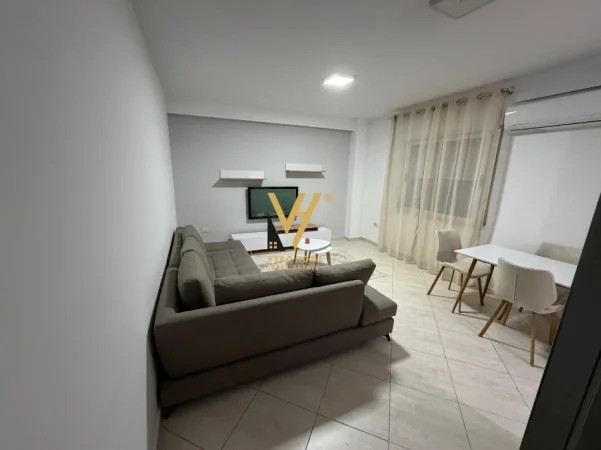 Tirane, jepet me qera apartament 2+1+Ballkon Kati 7, 100 m² 720 € (JORDAN MISJA)