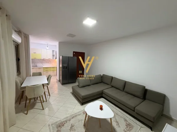Tirane, jepet me qera apartament 2+1+Ballkon Kati 7, 100 m² 720 € (JORDAN MISJA)