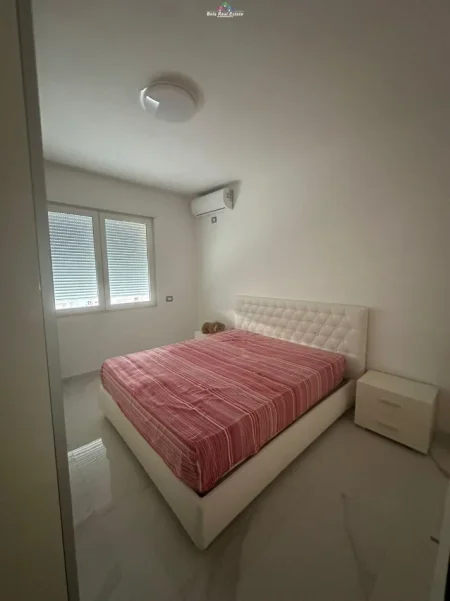 Tirane, jepet me qera apartament 2+1 Kati 2, 100 m² 1.100 € (liqeni i thate)