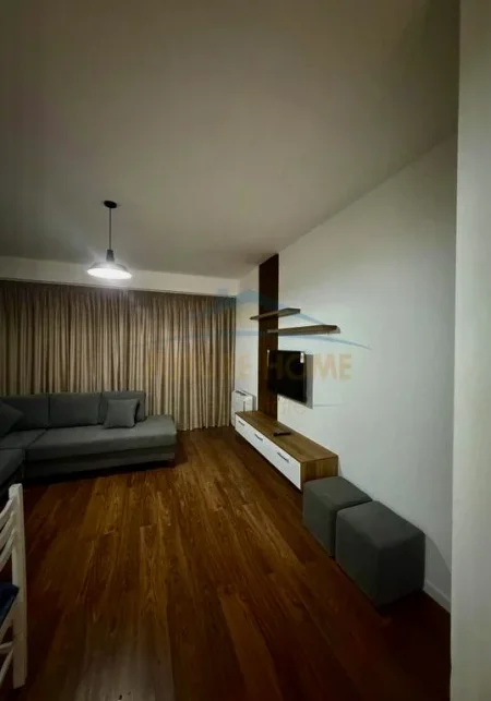Tirane, jepet me qera apartament 1+1 Kati 5, 75 m² 500 € 