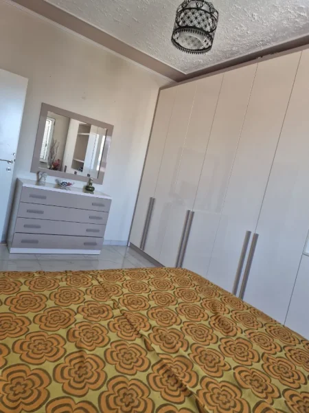 JEPET ME QERA APARTAMENT  2+1 TEK ISH TREGU ELEKTRIK, TEK SHKOLLA E BALETIT, RRUGA E ELBASANIT   , 600 EURO