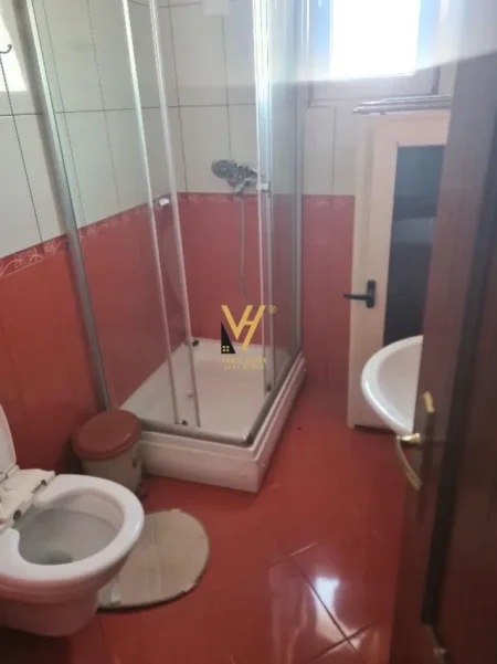 Tirane, jepet me qera apartament 2+1+Ballkon Kati 7, 100 m² 620 € (RRUGA E KAVAJES)