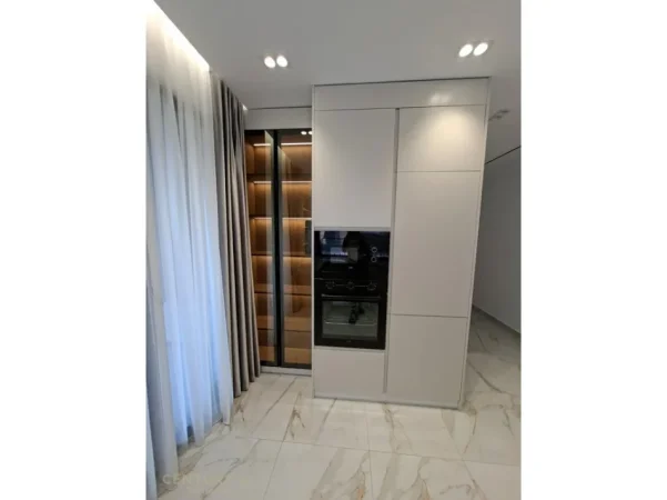 Tirane Astir,Jepet me qira apartament modern 3+1+2 i mobiluar