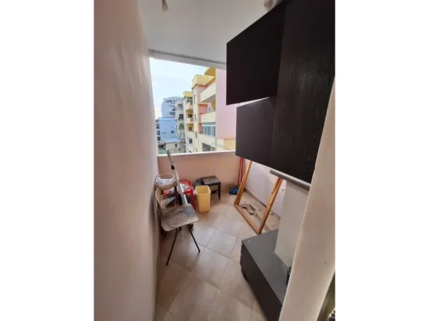 Tirane, jepet me qera apartament 2+1+Aneks+Ballkon Kati 4, 64 m² 550 € (SELITE, PERBALLE KRISTAL CENTER, PRANE BIG MARKET)