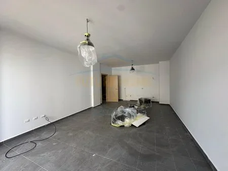 Tirane, shitet apartament 2+1 Kati 1, 105 m² 170.000 € (KINOSTUDIO)