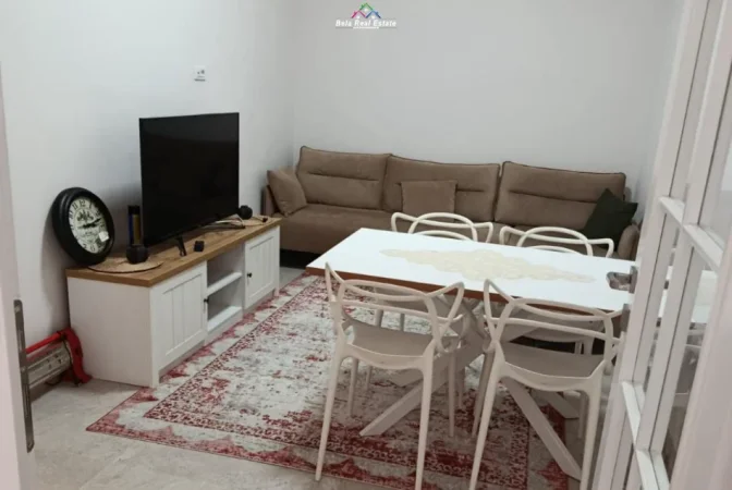Tirane, jepet me qera apartament 2+1 Kati 1, 75 m² 620 € (vasil shanto)