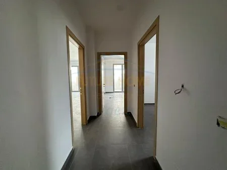 Tirane, shitet apartament 2+1 Kati 1, 105 m² 170.000 € (KINOSTUDIO)