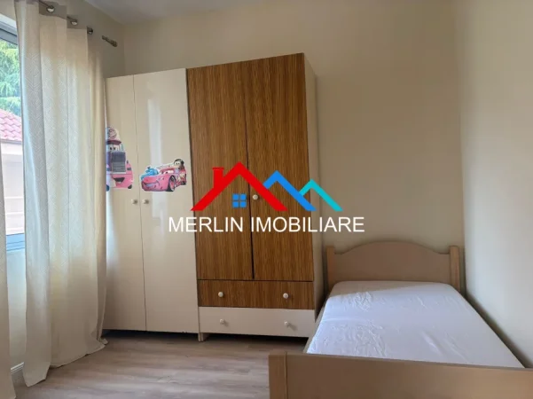 Tirane, jepet me qera apartament 2+1+Ballkon Kati 2, 90 m² 730 € (RRUGA HERMAN GMEINER,SAUK)