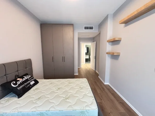 Tirane, jepet me qera apartament 2+1+Ballkon Kati 6, 123 m² 1.500 € 