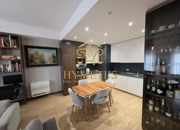Tirane, shitet apartament 2+1+Ballkon , 79 m² 170.000 € (Kompleksi Mangalem)