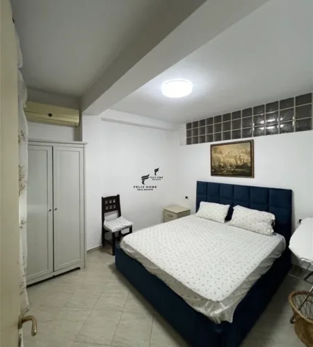 Tirane, jepet me qera apartament 2+1 Kati 3, 70 m² 700 € (BLLOKU)