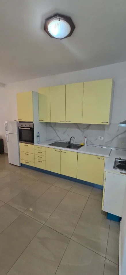 Tirane, shitet apartament 1+1+Ballkon Kati 3, 65 m² 117.900 € (Rezidenca kodra e diellit)