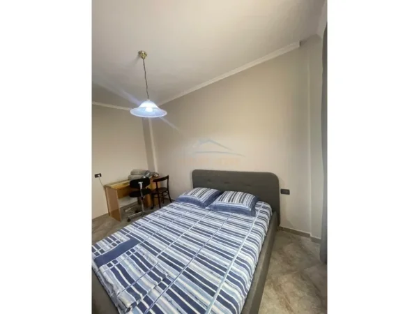 Tirane, jepet me qera apartament 2+1 Kati 4, 78 m² 700 € 