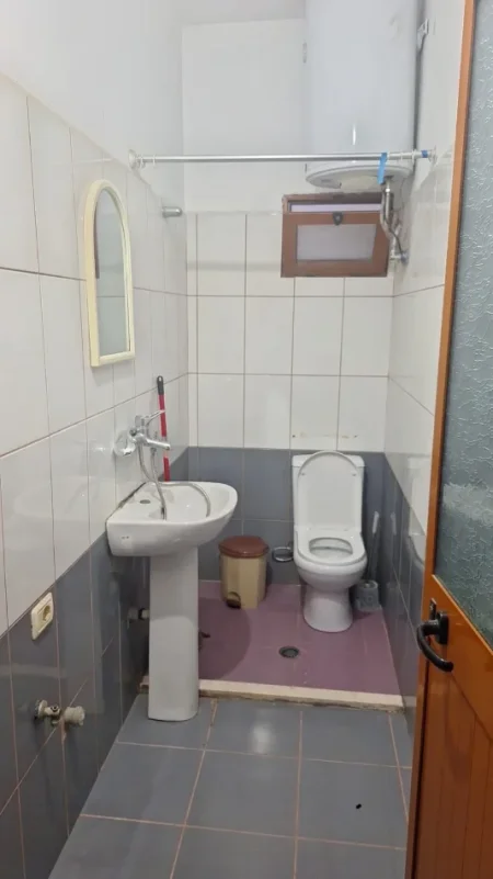 Tirane, jepet me qera apartament 1+1 Kati 2, 50m² 315 € (Daut borici)