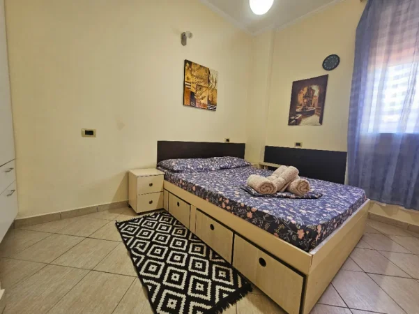 Tirane, jap me qera apartament 1+1 , 50 m² 400 € (Rruga 5 maji)