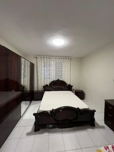 Tirane, jepet me qera apartament 2+1 Kati 1, 104 m² 500 € (Rruga Kongresi i Manastirit)