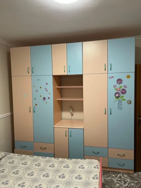 Tirane, jepet me qera apartament 2+1 Kati 1, 104 m² 500 € (Rruga Kongresi i Manastirit)