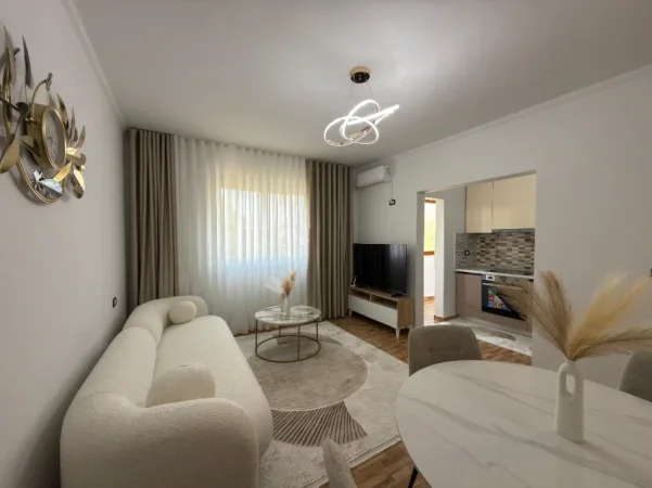 Tirane, jepet me qera apartament 1+1+Ballkon Kati 3, 400 € (Allias)