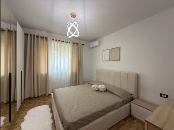 Tirane, jepet me qera apartament 1+1+Ballkon Kati 3, 400 € (Allias)