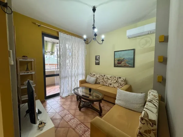 Tirane, jepet me qera apartament 2+1+Ballkon Kati 5, 500 € 
