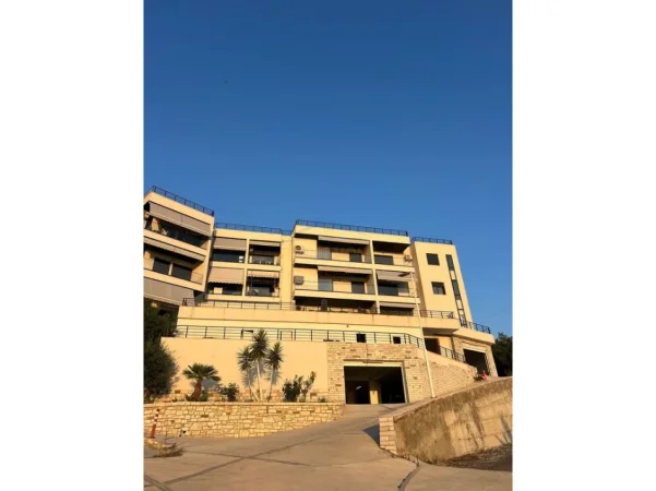 Radhime - Orikum, shitet apartament 1+1+Ballkon Kati 2, 290.000 € 