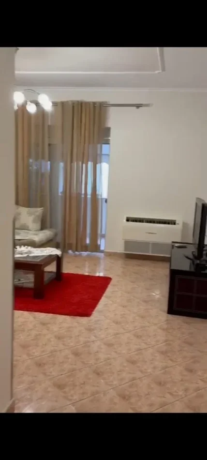 Tirane, jepet me qera apartament 3+1 Kati 2, 120 m² 800 € (Rruga e Elbasanit)