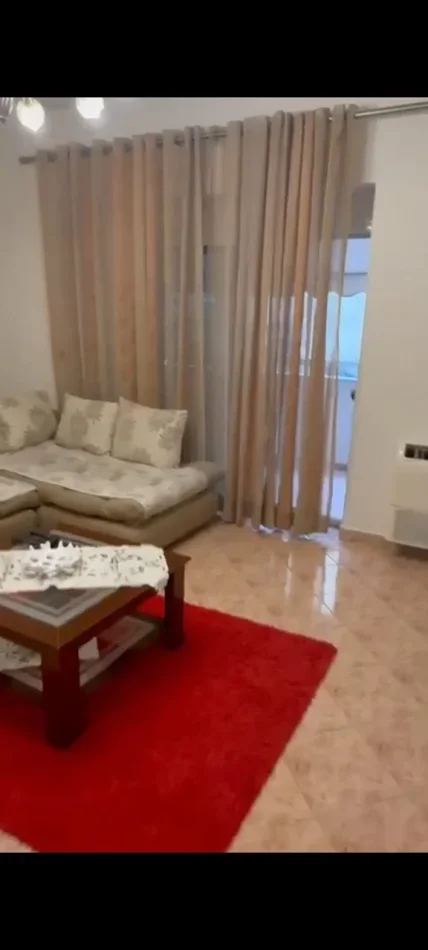 Tirane, jepet me qera apartament 3+1 Kati 2, 120 m² 800 € (Rruga e Elbasanit)