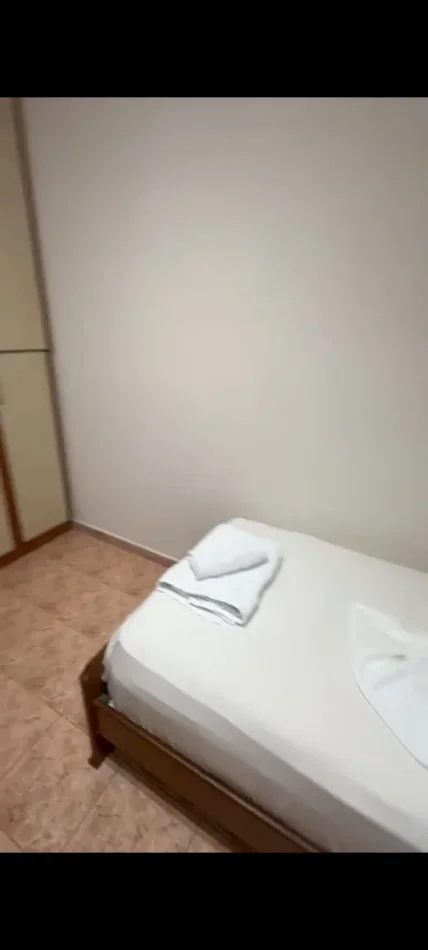 Tirane, jepet me qera apartament 3+1 Kati 2, 120 m² 800 € (Rruga e Elbasanit)