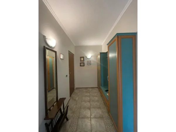 Tirane, jepet me qera apartament 2+1+Ballkon Kati 4, 78 m² 650 € (Myslym Shyri)