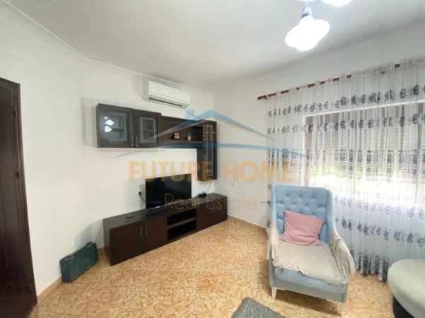 Tirane, jepet me qera apartament 2+1+Ballkon Kati 2, 84 m² 570 € (Selite)