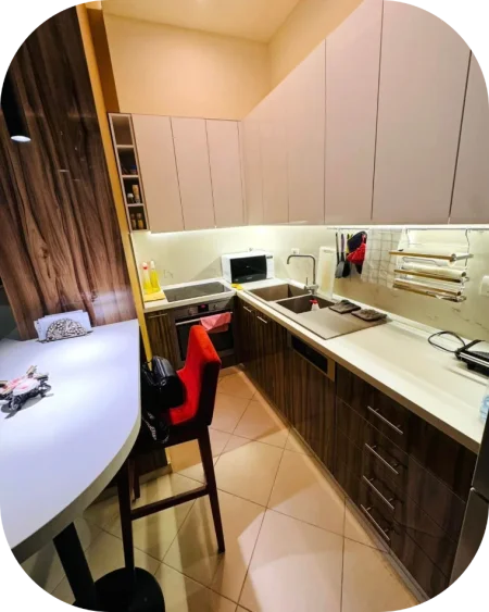 Tirane, jepet me qera apartament 1+1+Ballkon Kati 3, 76 m² 650 € (Rruga Bill Klinton)
