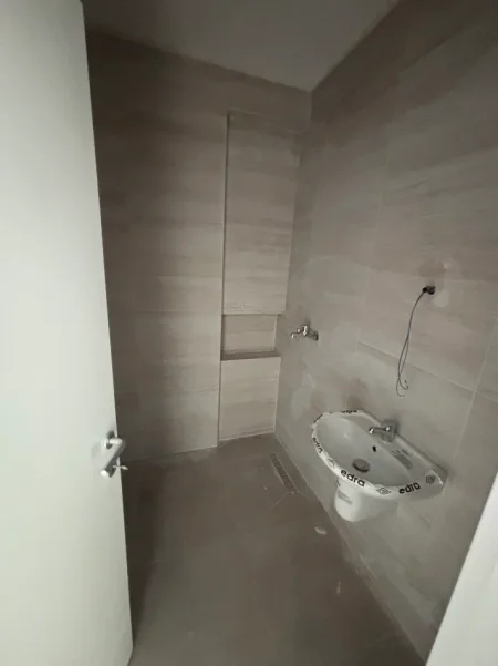 Tirane, shitet apartament 2+1+2 Kati 2, 111 m² (Bulevardi i Ri)