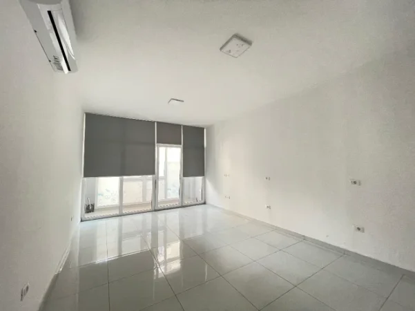 Tirane, jepet me qera zyre Kati 2, 105 m² 1.400 €