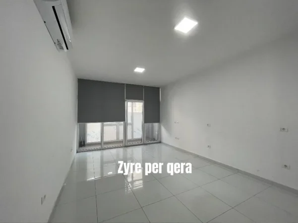 Tirane, jepet me qera zyre Kati 2, 105 m² 1.400 €