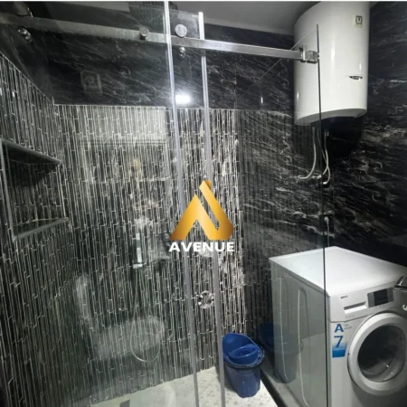 Tirane, jepet me qera apartament 1+1+Ballkon Kati 4, 70 m² 450 € (Rruga Muhamet Deliu)