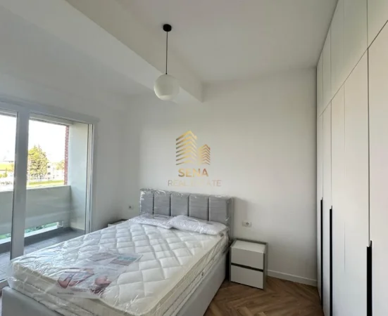 Tirane, jepet me qera apartament 1+1+Ballkon Kati 3, 75 m² 600 € (Yzberisht)