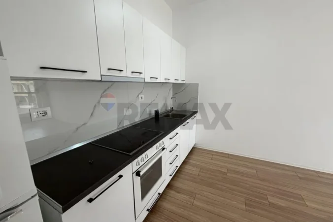 Tirane, jepet me qera apartament 2+1+Ballkon Kati 4, 76 m² 350 € (Kompleksi Mangalem)