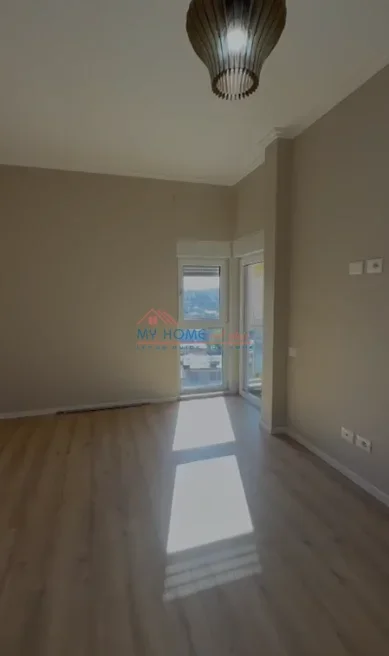 Tirane, shitet apartament 2+1+Ballkon Kati 7, 91 m² 205.000 € (Rruga Xhanfize Keko)