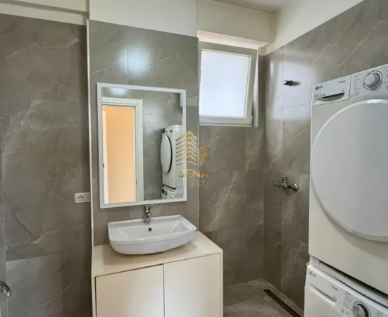 Tirane, shitet apartament 2+1+Ballkon Kati 4, 105 m² 278.000 € (Liqeni i Thate)