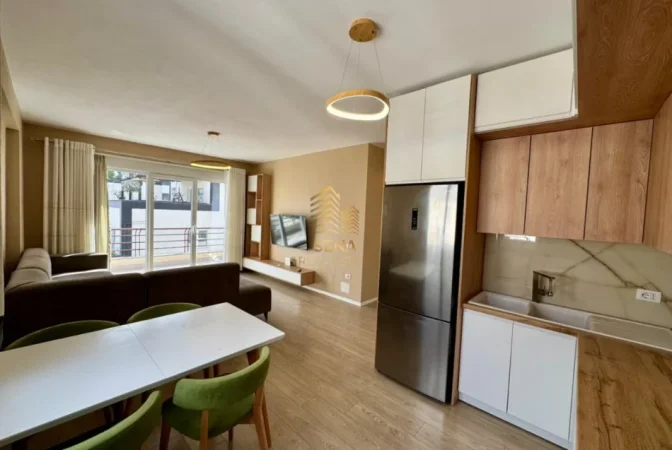 Tirane, shitet apartament 2+1+Ballkon Kati 4, 105 m² 278.000 € (Liqeni i Thate)