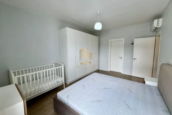 Tirane, shitet apartament 2+1+Ballkon Kati 4, 105 m² 278.000 € (Liqeni i Thate)