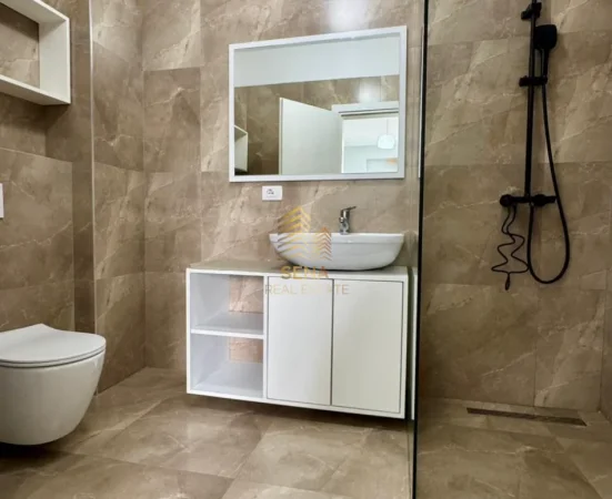 Tirane, shitet apartament 2+1+Ballkon Kati 4, 105 m² 278.000 € (Liqeni i Thate)