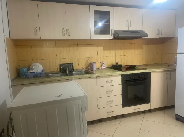 Tirane, ndarje qeraje shtepi 1+1 , 35 m² 200 € (Bajram Allaraj)