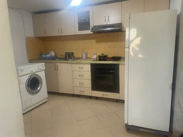 Tirane, ndarje qeraje shtepi 1+1 , 35 m² 200 € (Bajram Allaraj)