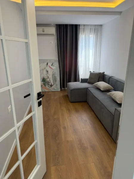 Okazion, Shiten 3 Apartamente 1+1, Blloku i Ambasadave, Tiranë - 327,000€ | 123 m²