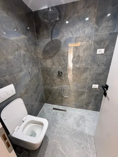 Okazion, Shiten 3 Apartamente 1+1, Blloku i Ambasadave, Tiranë - 327,000€ | 123 m²