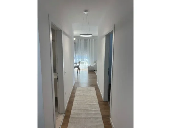 Tirane, jepet me qera apartament 2+1+Ballkon , 102 m² 700 € 